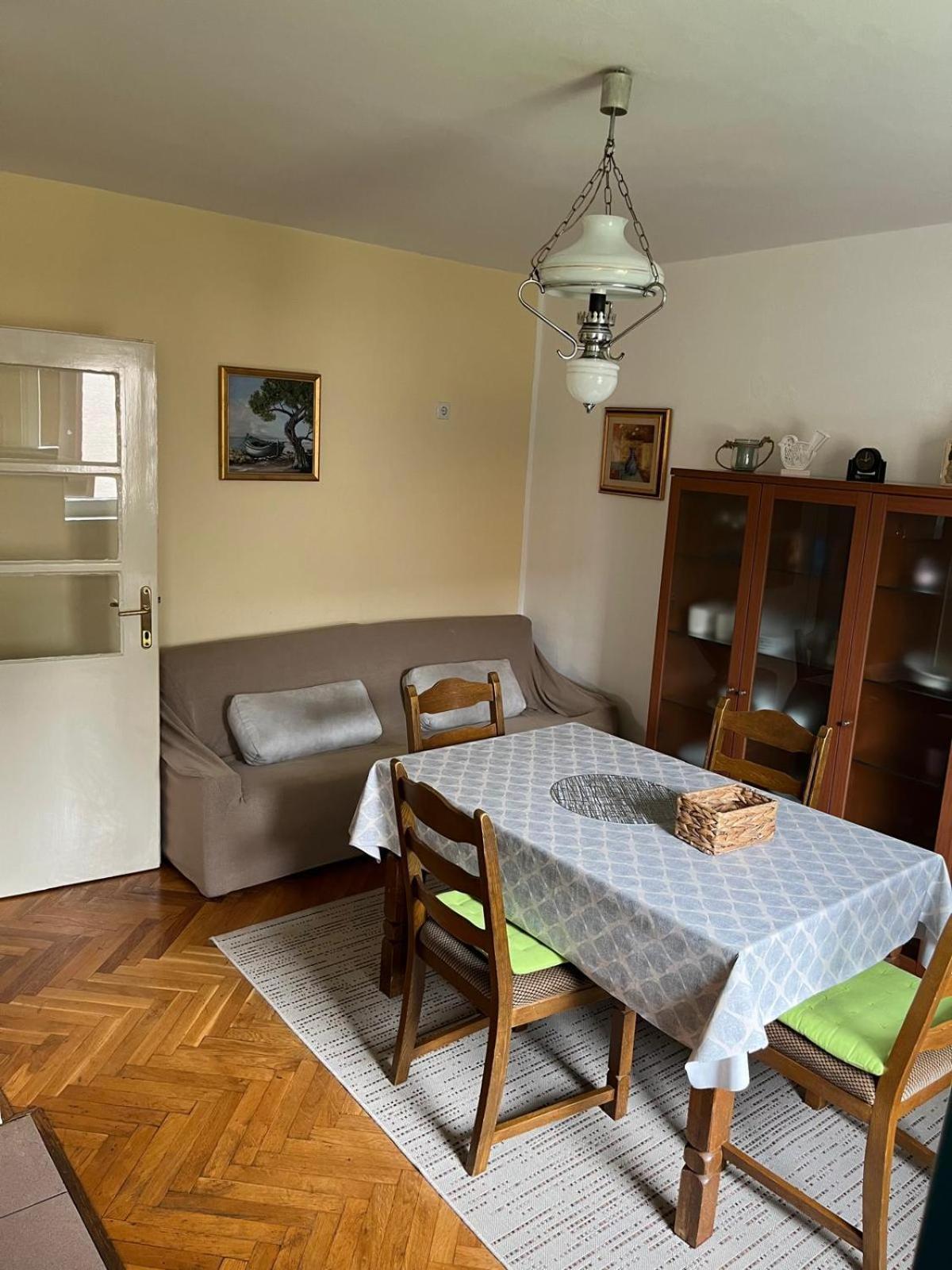 Apartman Ivka กอสปิช ภายนอก รูปภาพ